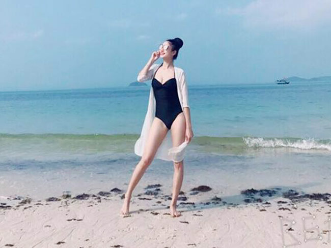 3 cô gái trên sân khấu Táo Quân đã nóng bỏng, ngoài đời còn bốc lửa hơn